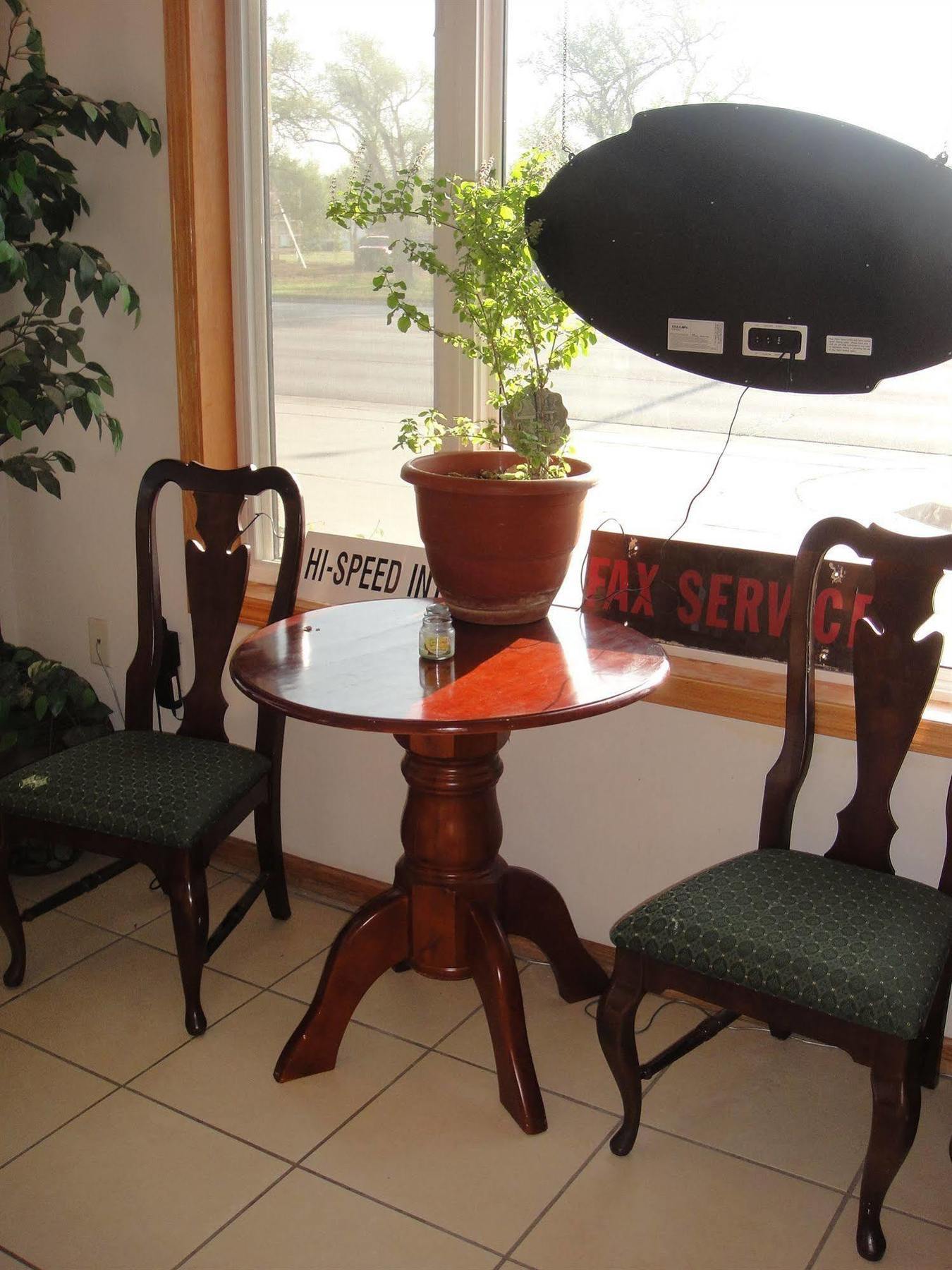 Trails West Motel South Hutchinson Extérieur photo