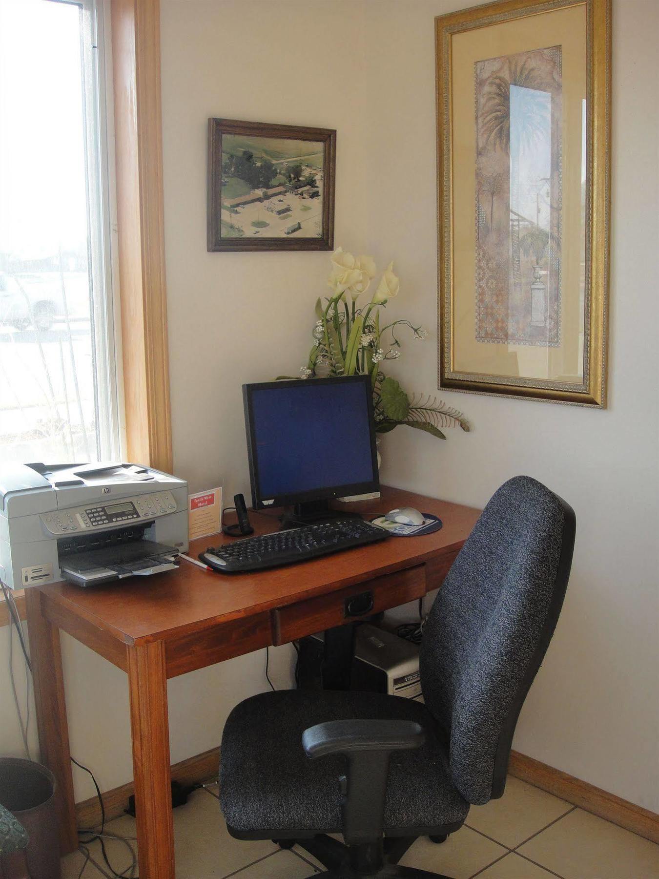 Trails West Motel South Hutchinson Extérieur photo